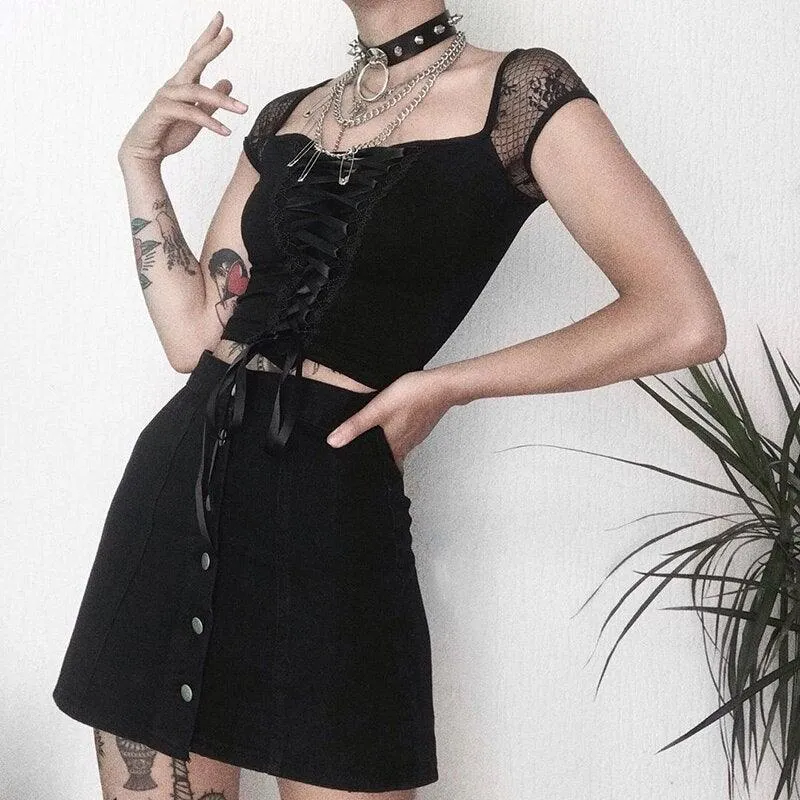 Gothic Rock Short Sleeve Corset Top with Lace and Ribbon Details: A Must-Have for Goth Fashionistas