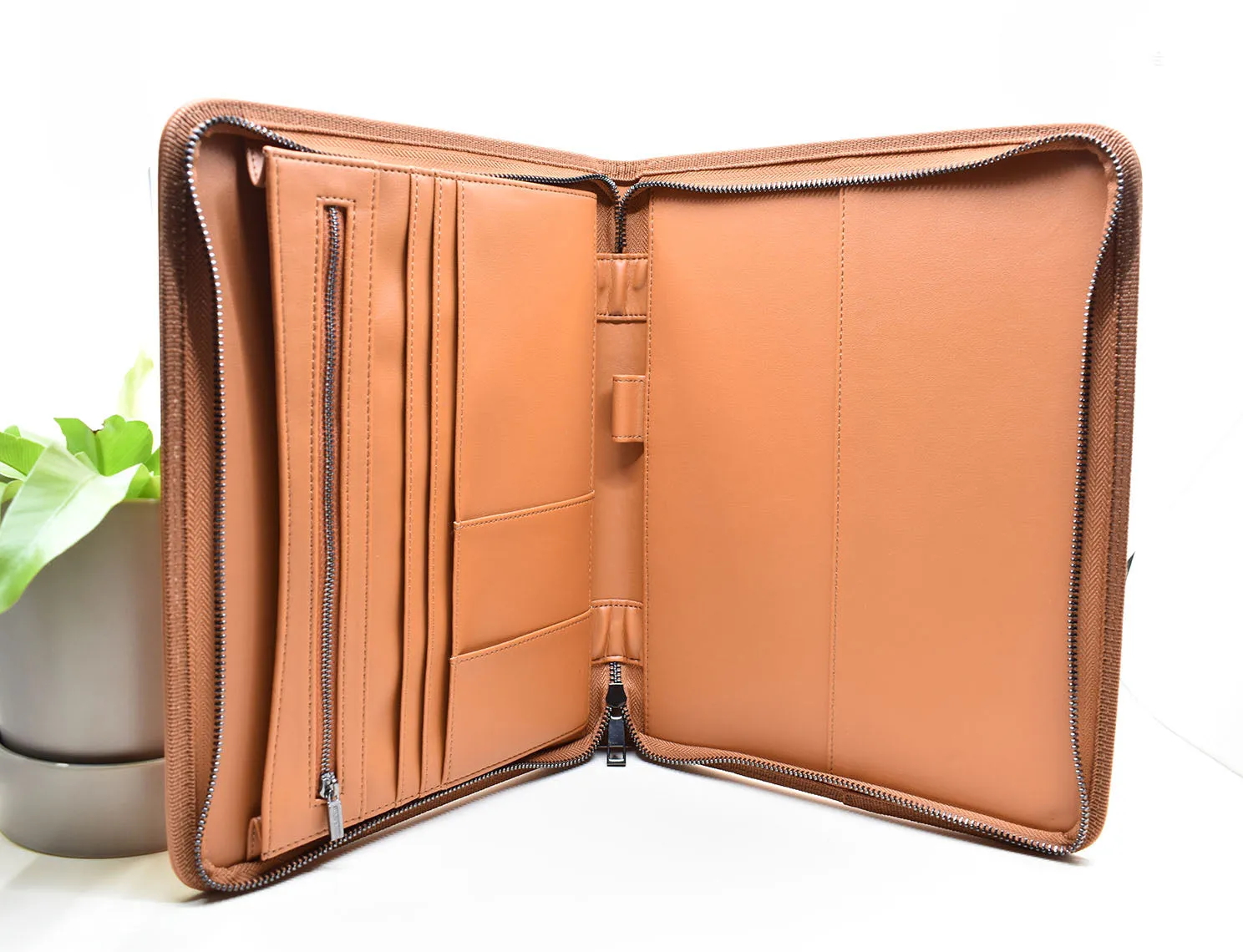 Ministry Organizer : Warm Brown