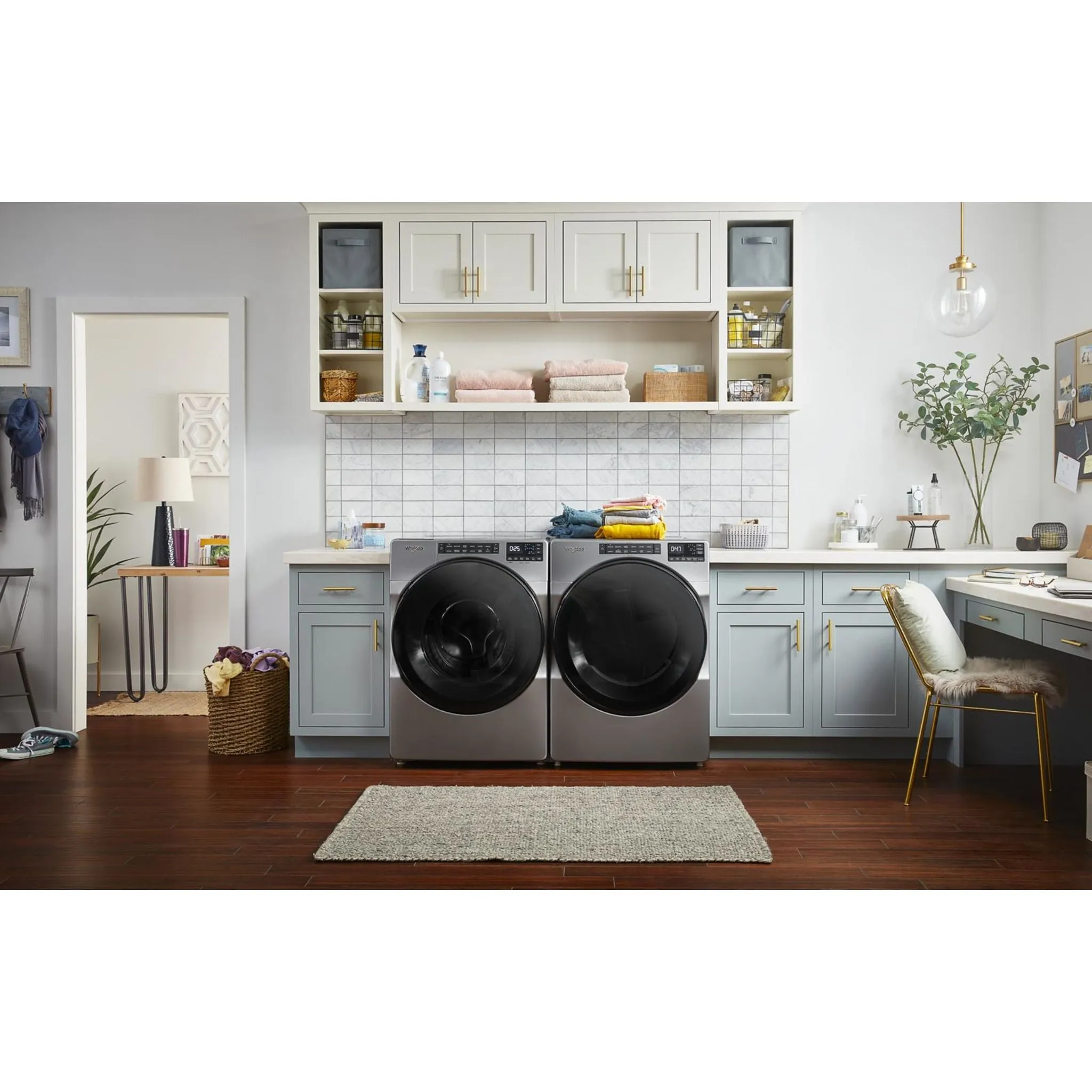 Whirlpool 5.2 cu. ft. I.E.C. Front Load Washer with Quick Wash Cycle (WFW5605MC)