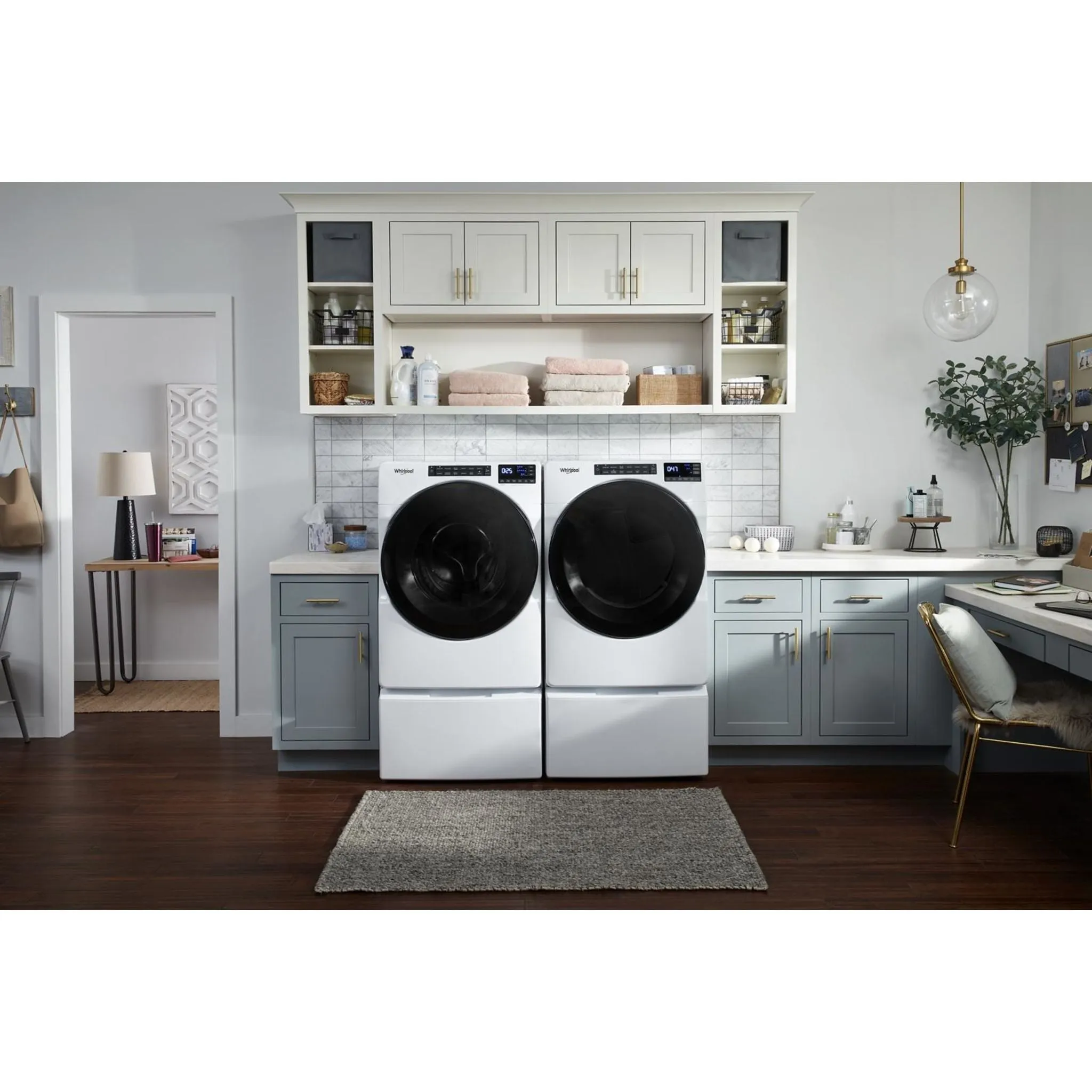 Whirlpool 5.2 cu. ft. I.E.C. Front Load Washer with Quick Wash Cycle (WFW5605MW)